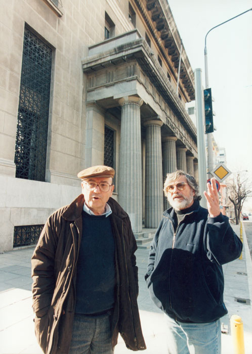 Theo&nbsp;Angelopoulos&nbsp;und&nbsp;Yorgos&nbsp;Arvanitis&nbsp;während&nbsp;Dreharbeiten&nbsp;zum&nbsp;Film&nbsp;«Die&nbsp;Ewigkeit&nbsp;und&nbsp;ein&nbsp;Tag»,&nbsp;Fotoreportage&nbsp;in&nbsp;Griechenland&nbsp;und&nbsp;im&nbsp;Ausland:&nbsp;Yanis&nbsp;Kiriakidis.