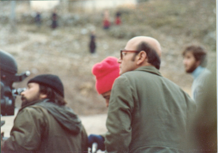 &nbsp;Theo&nbsp;Angelopoulos&nbsp;und&nbsp;Mitarbeitende&nbsp;während&nbsp;der&nbsp;Dreharbeiten&nbsp;zum&nbsp;Film&nbsp;«Reise&nbsp;nach&nbsp;Kithera»,&nbsp;&nbsp;1983.