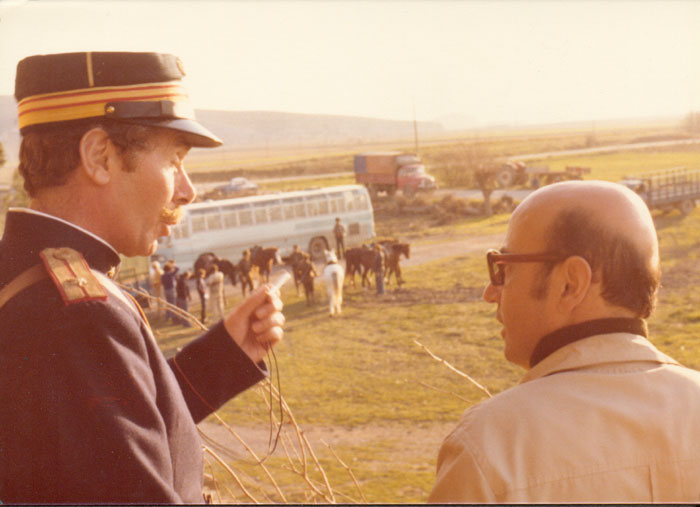 Theo&nbsp;Angelopoulos&nbsp;avec&nbsp;ses&nbsp;collaborateurs&nbsp;pendant&nbsp;le&nbsp;tournage&nbsp;du&nbsp;film&nbsp;“Voyage&nbsp;à&nbsp;Cythère”,&nbsp;1983