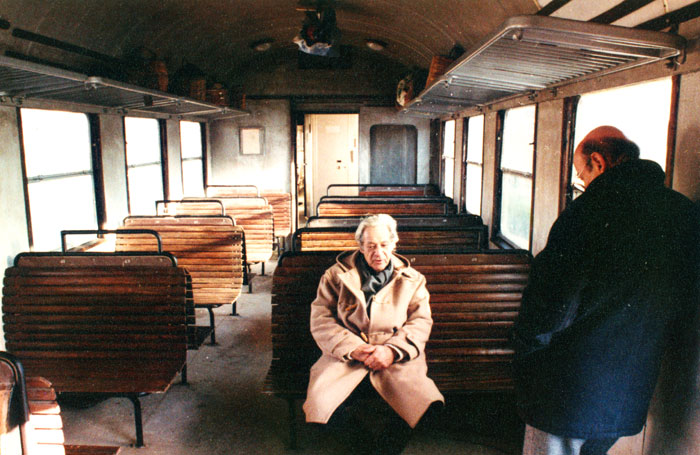 &nbsp;Ο&nbsp;Θόδωρος&nbsp;Αγγελόπουλος&nbsp;με&nbsp;τον&nbsp;Erland&nbsp;Josephson&nbsp;κατά&nbsp;τη&nbsp;διάρκεια&nbsp;των&nbsp;γυρισμάτων&nbsp;της&nbsp;ταινίας&nbsp;«Το&nbsp;βλέμμα&nbsp;του&nbsp;Οδυσσέα»,&nbsp;1995