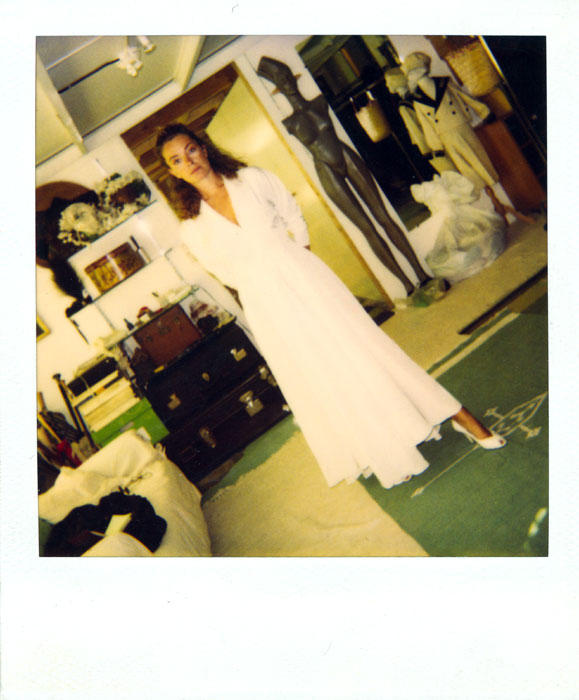 &nbsp;Η&nbsp;Isabelle&nbsp;Renauld&nbsp;σε&nbsp;δοκιμαστική&nbsp;πρόβα&nbsp;για&nbsp;τις&nbsp;ανάγκες&nbsp;της&nbsp;ταινίας&nbsp;«Μια&nbsp;αιωνιότητα&nbsp;και&nbsp;μια&nbsp;μέρα»,&nbsp;1998