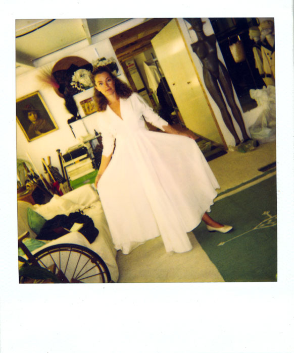 &nbsp;Η&nbsp;Isabelle&nbsp;Renauld&nbsp;σε&nbsp;δοκιμαστική&nbsp;πρόβα&nbsp;για&nbsp;τις&nbsp;ανάγκες&nbsp;της&nbsp;ταινίας&nbsp;«Μια&nbsp;αιωνιότητα&nbsp;και&nbsp;μια&nbsp;μέρα»,&nbsp;1998