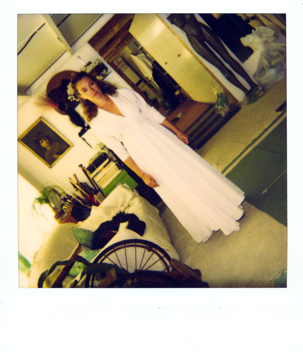 &nbsp;Η&nbsp;Isabelle&nbsp;Renauld&nbsp;σε&nbsp;δοκιμαστική&nbsp;πρόβα&nbsp;για&nbsp;τις&nbsp;ανάγκες&nbsp;της&nbsp;ταινίας&nbsp;«Μια&nbsp;αιωνιότητα&nbsp;και&nbsp;μια&nbsp;μέρα»,&nbsp;1998