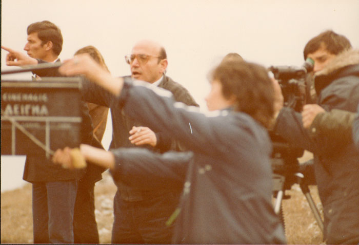 Theo&nbsp;Angelopoulos&nbsp;mit&nbsp;seinen&nbsp;Mitarbeitenden&nbsp;während&nbsp;der&nbsp;Dreharbeiten&nbsp;zum&nbsp;Film&nbsp;«Reise&nbsp;nach&nbsp;Kithera».